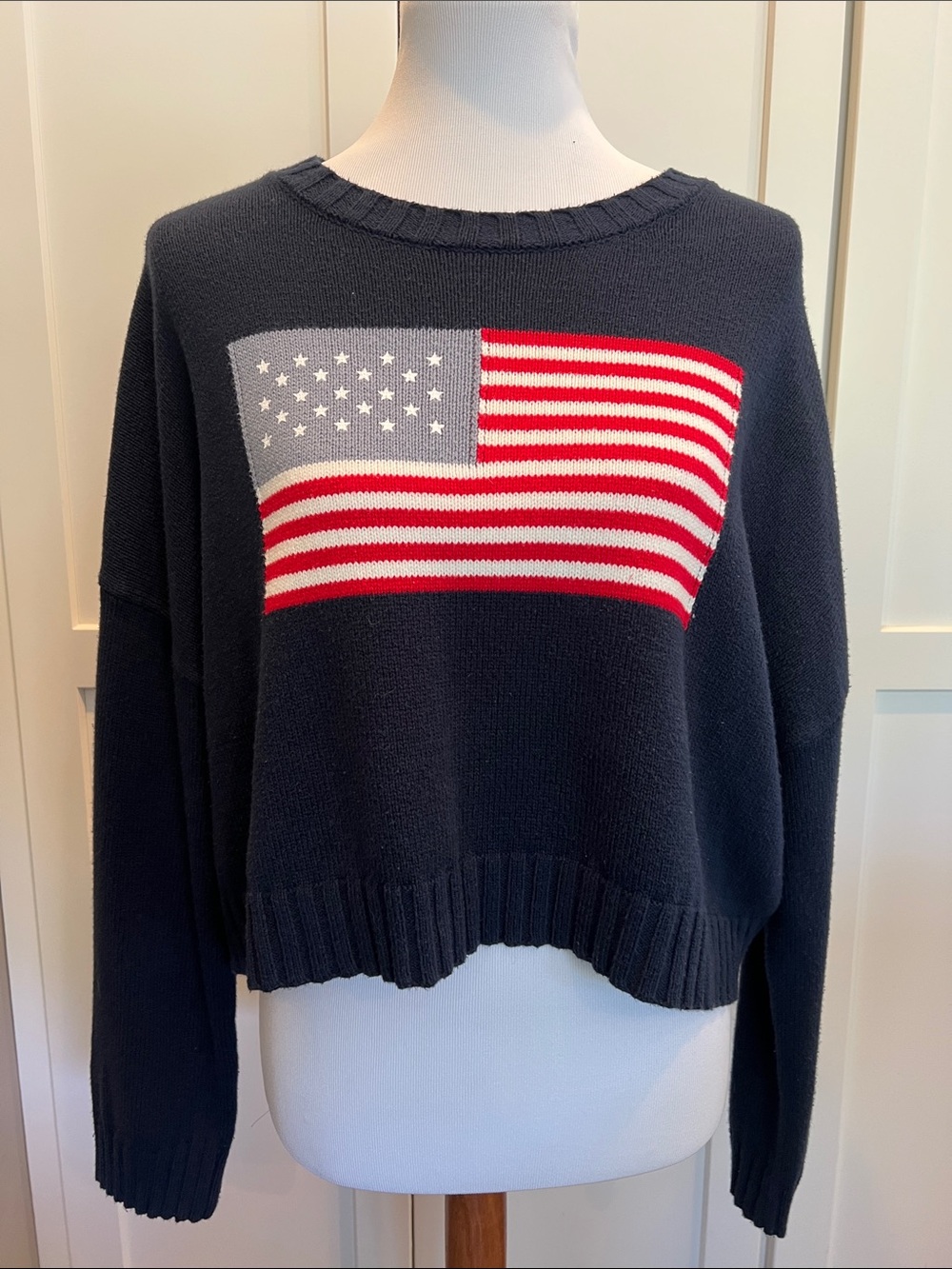 Moon & Madison American Flag Cropped Knit Sweater Navy Blue Size Large EUC